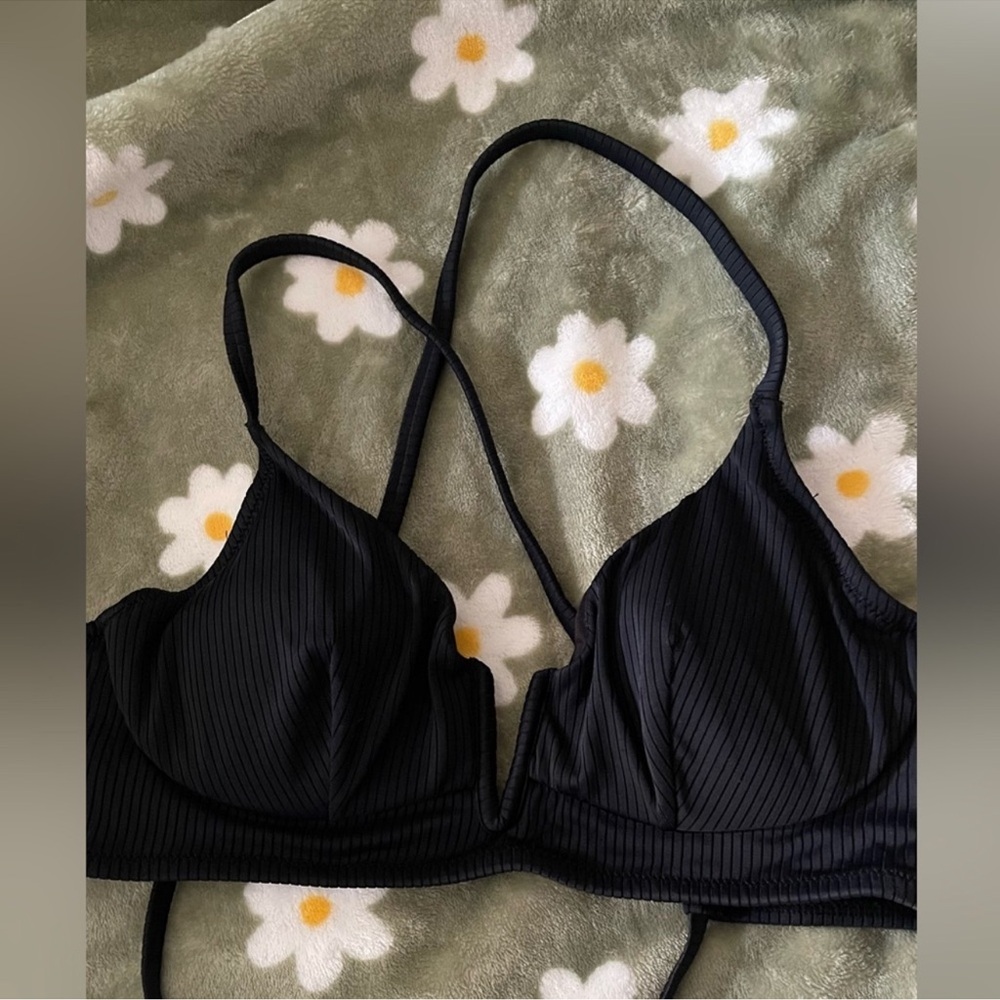 Shade & Shore Women's Lightly Lined V-Wire Ribbed Bikini Top Black 34C